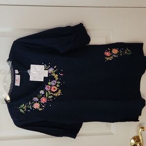 Quacker Factory Romantic Dark Navy Floral Embroidered Women's Top NWT Size S ❤️